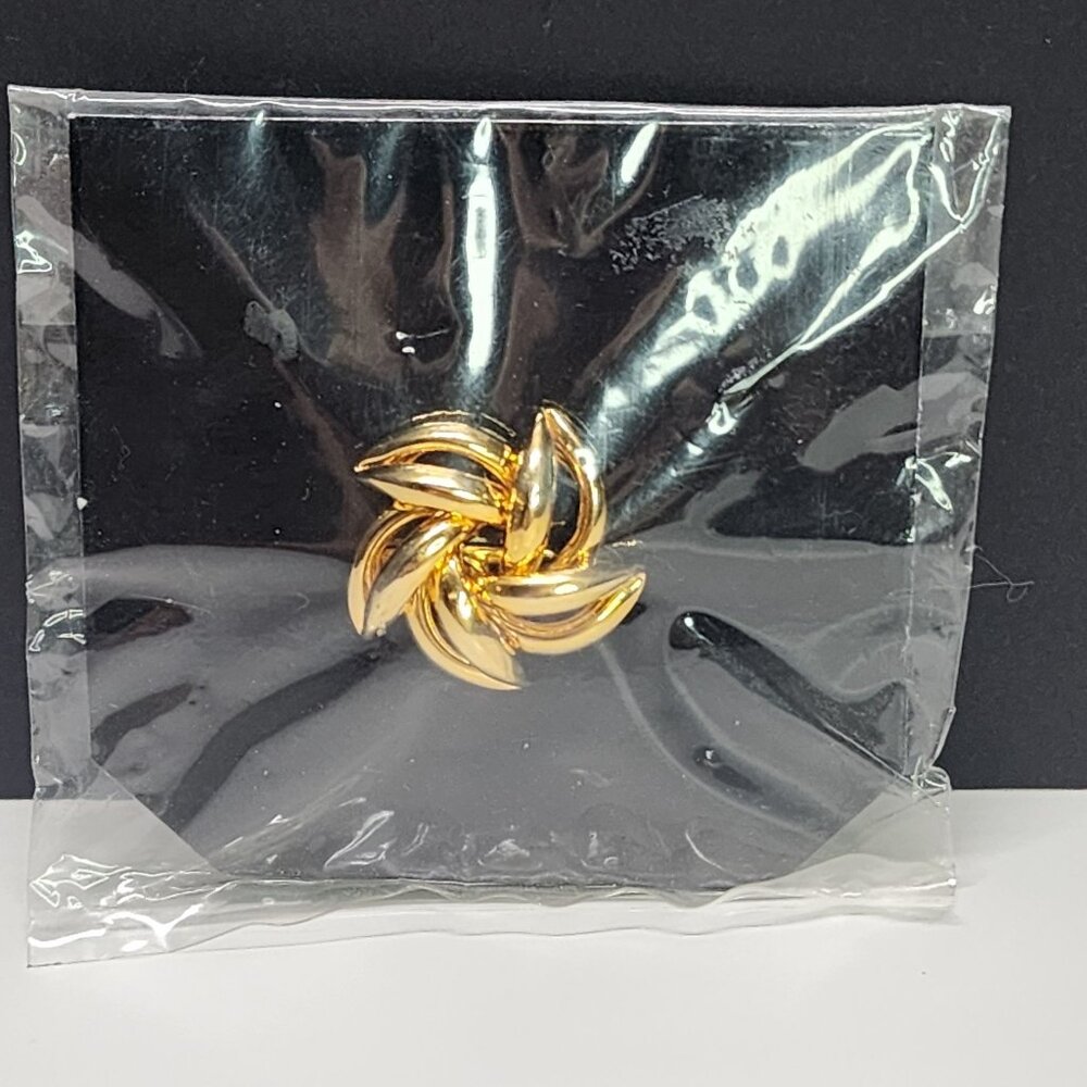 Vintage Pinwheel Flower Gold Tone Pin Brooch Small 1" Swirl Mid Century Modern